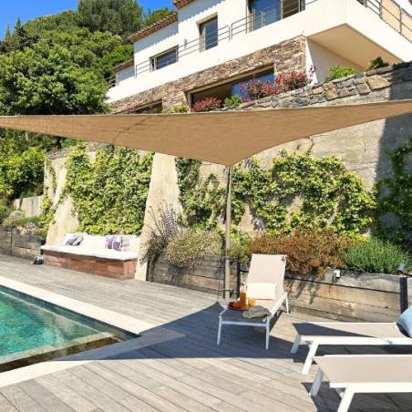 Toile ombrage en jute triangle pour terrasses et jardins