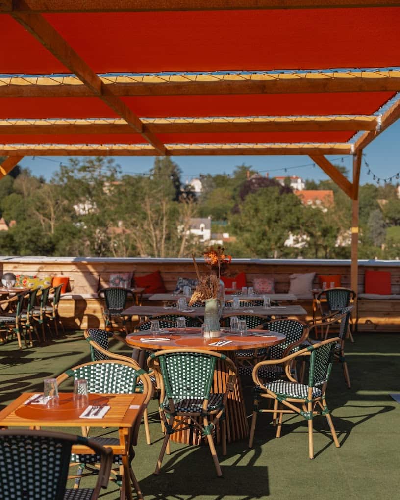 Red Pergola Canvas for restaurant