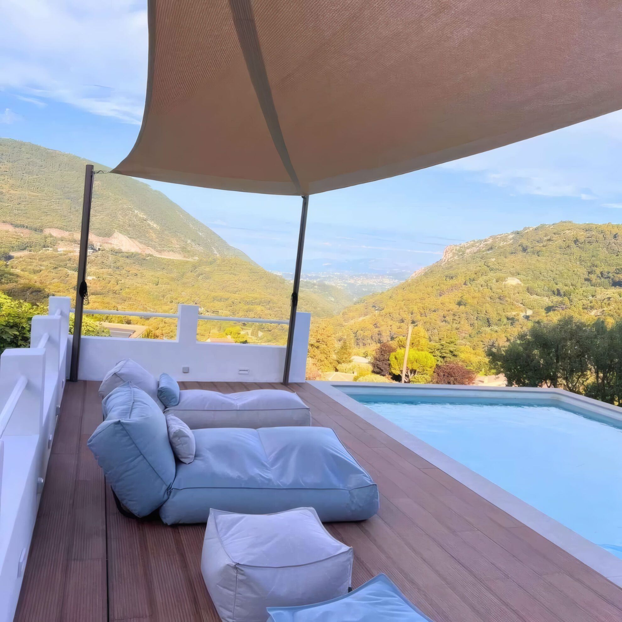 Étude de cas : Transformation d'un espace extérieur avec des voiles d'ombrage